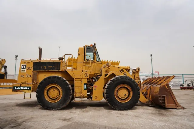 1988 Cat 988B Wheel Loader right side view- Al Marwan Machinery