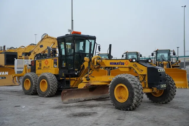 24-Ton Motor Graders With Ripper For Rent By Al Marwan