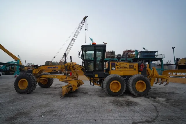 24-Ton Motor Graders With Ripper For Rent By Al Marwan