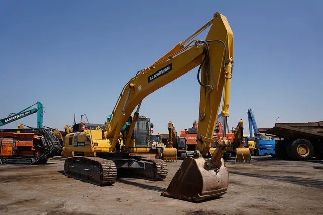 Used Komatsu PC400-8R 42.5-Ton Crawler Excavator