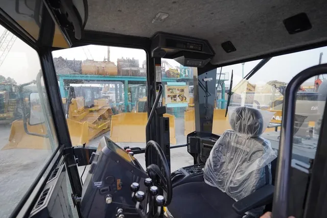 Like-New Komatsu GD755-5R Motor Grader 2022 | Al Marwan