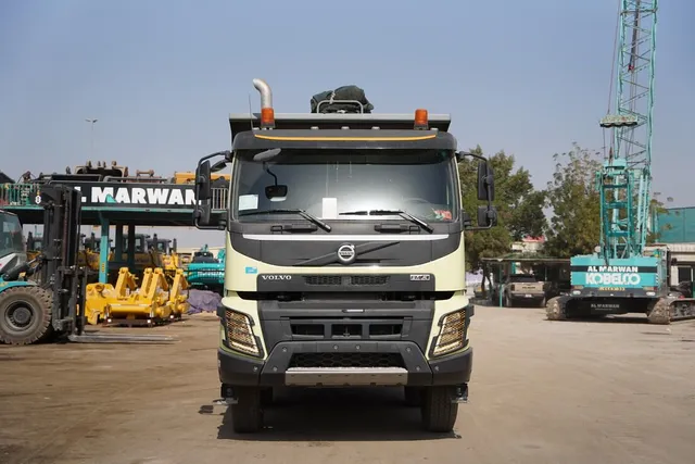 Buy this 2020 Volvo FMX 460 8x4 Tipper Truck | Al Marwan