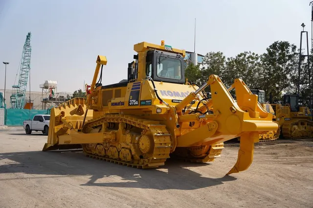 Rent Large 70-Ton Bulldozers | Al Marwan