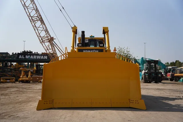 Rent Large 70-Ton Bulldozers | Al Marwan