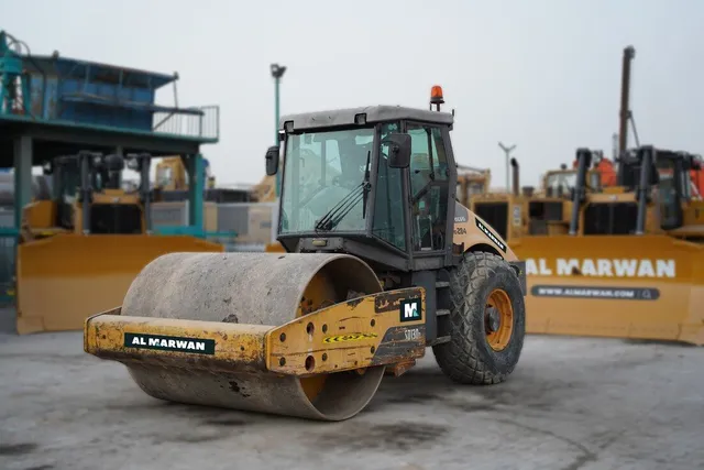 Volvo SD130D Single-Drum Roller 2010 | Al Marwan