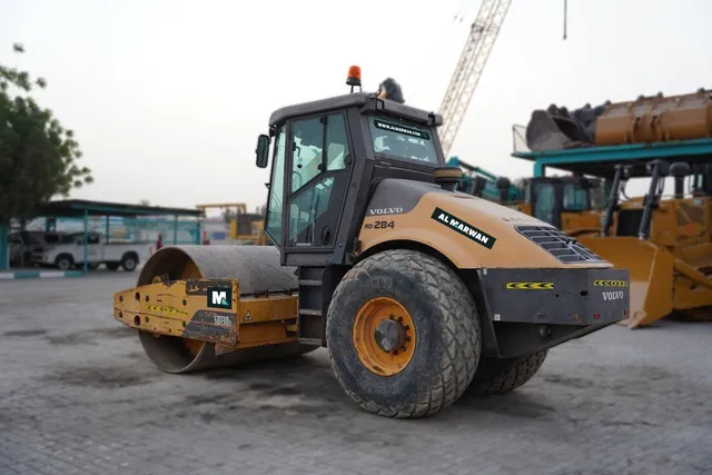 Volvo SD130D Single-Drum Roller 2010 | Al Marwan