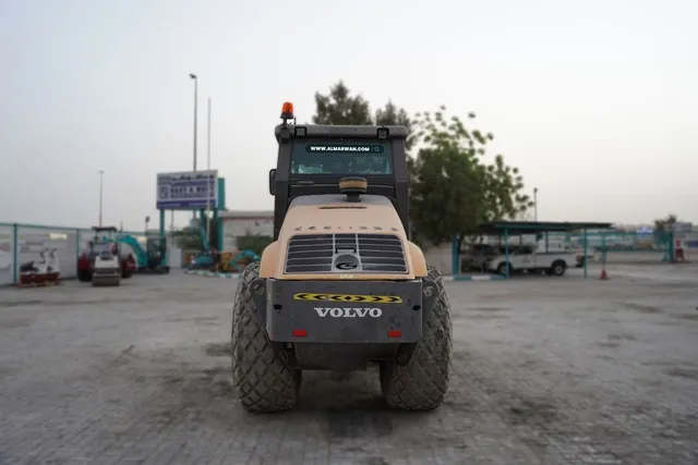 Volvo SD130D Single-Drum Roller 2010 | Al Marwan