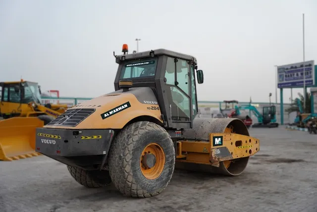 Volvo SD130D Single-Drum Roller 2010 | Al Marwan