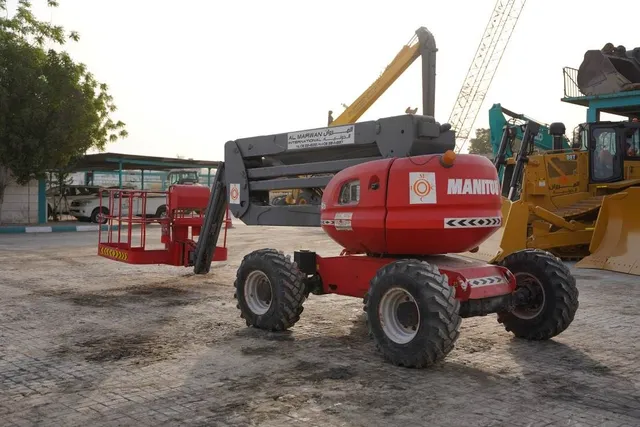 Articulated Boom Lift For Rent | Al Marwan