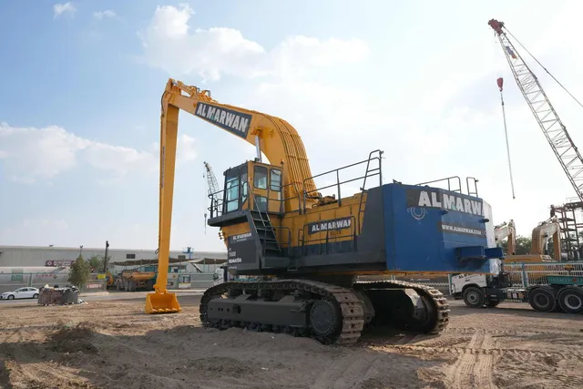 2001 Komatsu PC1600 Track Excavator Rear Left View - EX-0238