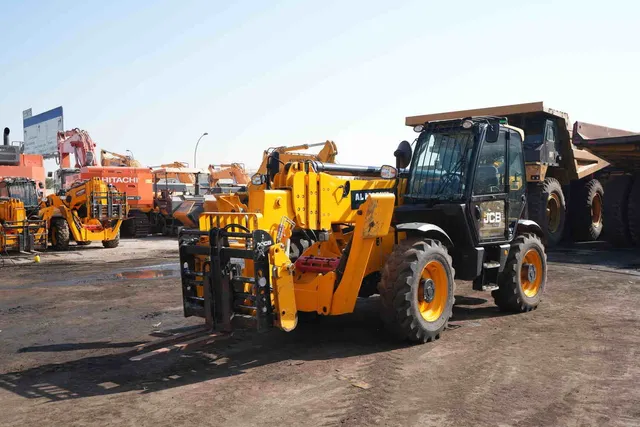 2022 JCB 540-170 Telescopic Handler Front Image
