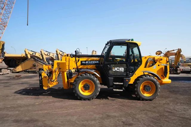 2022 JCB 540-170 Telescopic Handler Left Side View Image