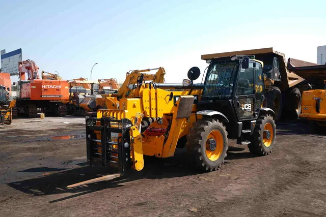 2022 JCB 540-170 Telescopic Handler Front Left Side Image 