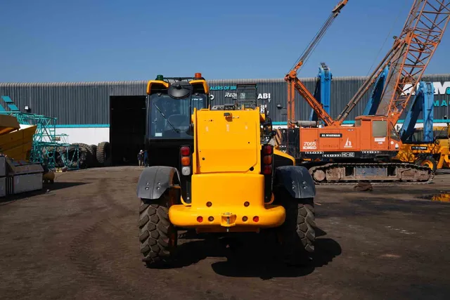 2022 JCB 540-170 Telescopic Handler Back Image