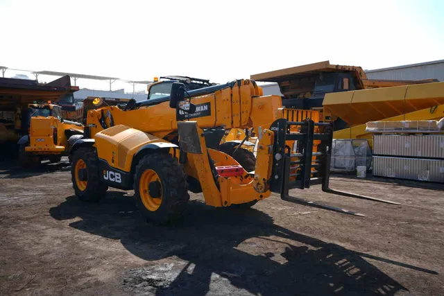 2022 JCB 540-170 Telescopic Handler Front Left Side Image