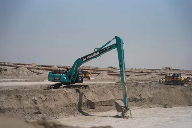 Rent Large 50 Ton Long Boom Excavators | Al Marwan