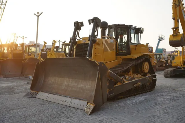 Caterpillar D8T Dozer 2021  - Al Marwan Heavy Machinery