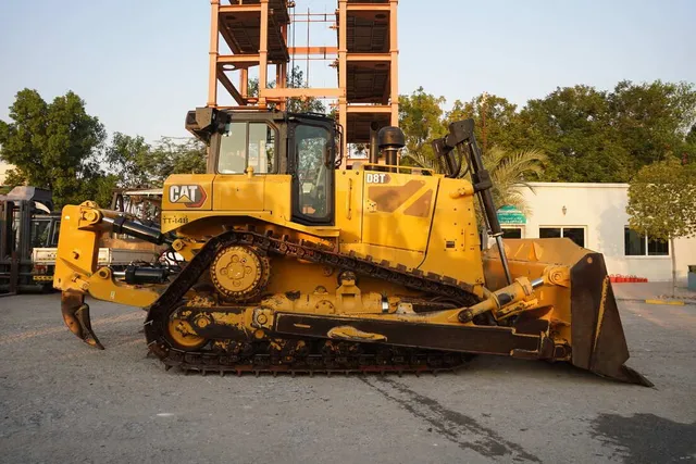 Caterpillar D8T Dozer 2021  - Al Marwan Heavy Machinery