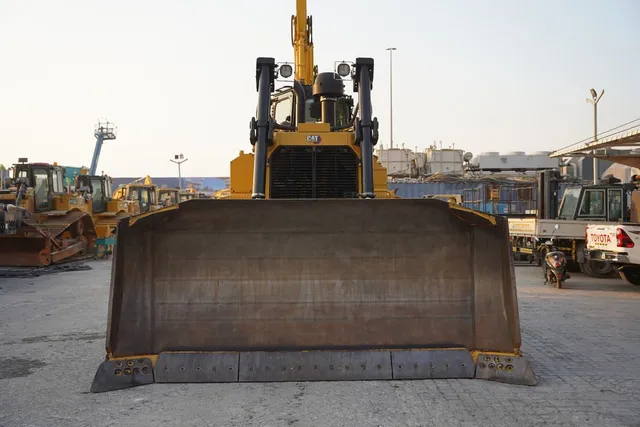 Caterpillar D8T Dozer 2021  - Al Marwan Heavy Machinery