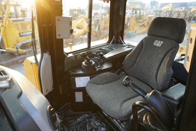 Caterpillar D8T Dozer 2021  - Al Marwan Heavy Machinery