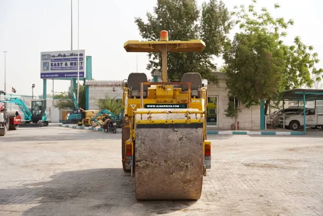 Used Sakai R2S Steel Drum Roller 1992 | Al Marwan