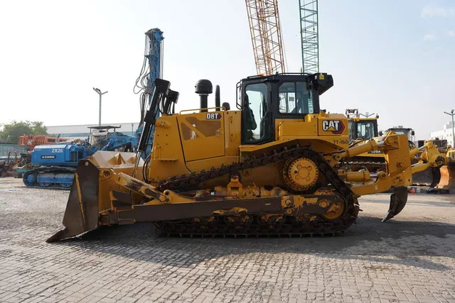 Caterpillar D8T Bulldozer 2021 - TT-0150 | Al Marwan
