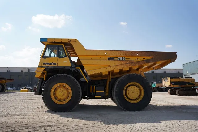 Rigid Dump Truck, Komatsu 2017 Hauler - Al Marwan