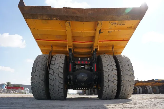 Rigid Dump Truck, Komatsu 2017 Hauler - Al Marwan