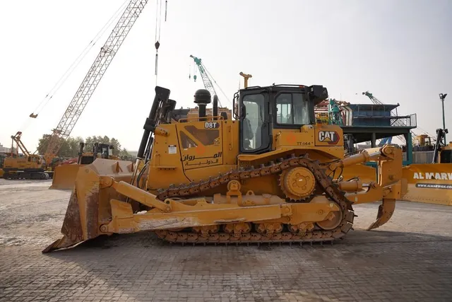 Caterpillar D8T Crawler Dozer 2021 | Al Marwan