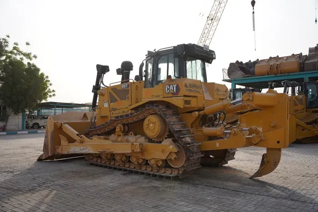 Caterpillar D8T Crawler Dozer 2021 | Al Marwan