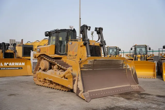 Cat D8T 39-Ton Crawler Dozer 2021 front right view - Al Marwan Heavy Machinery