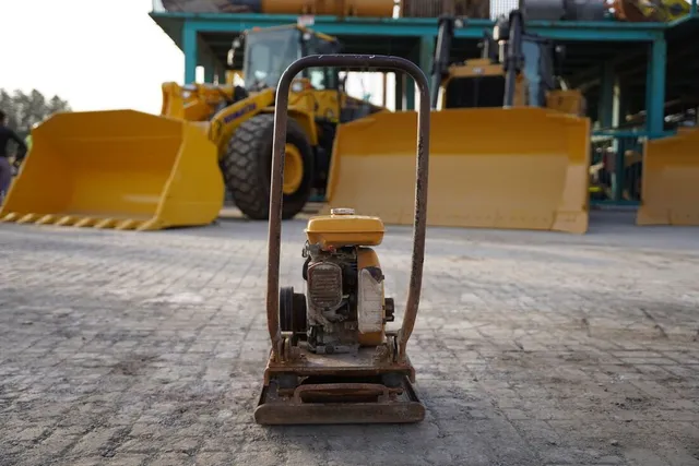 Used 2005 Sakai PC100 Plate Compactor | Al Marwan