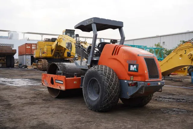 Used Hamm 311D Single Drum Roller 2012 | Al Marwan