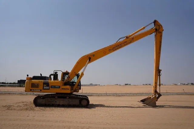 Rent 30-Ton Long-Boom Excavators | Al Marwan