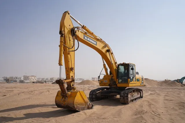 Rent Medium 30-Ton Track Excavators | Al Marwan