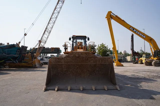 Used Caterpillar 988H Large 50-Ton Wheel Loader
