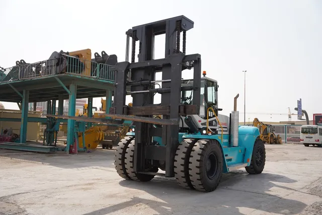 Rent 25-Ton Forklifts |Al Marwan