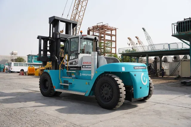 Rent 25-Ton Forklifts |Al Marwan