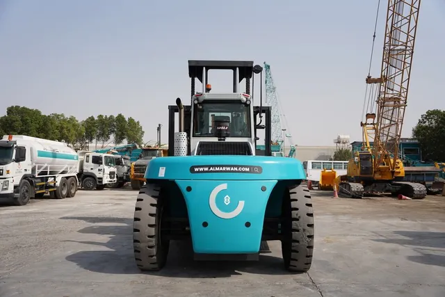 Rent 25-Ton Forklifts |Al Marwan