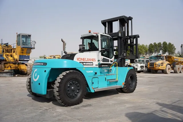 Rent 25-Ton Forklifts |Al Marwan