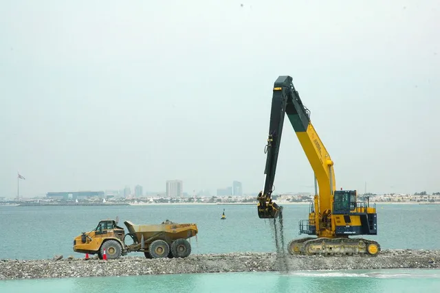 Rent Large 160-Ton Long Reach Track Excavators | Al Marwan