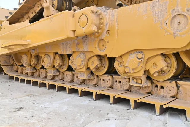 Cat D8T 39-Ton Crawler Dozer 2021 undercarriage view - Al Marwan Heavy Machinery