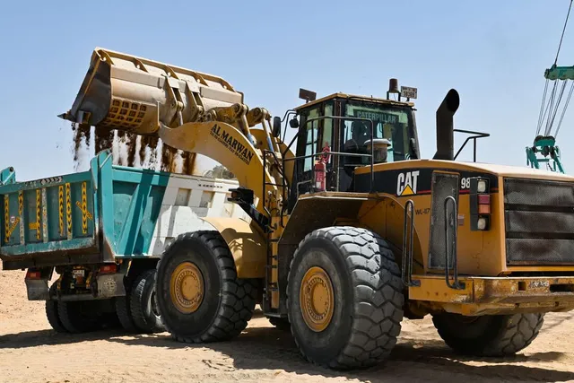 Rent Medium 34-Ton Wheel Loaders | Al Marwan