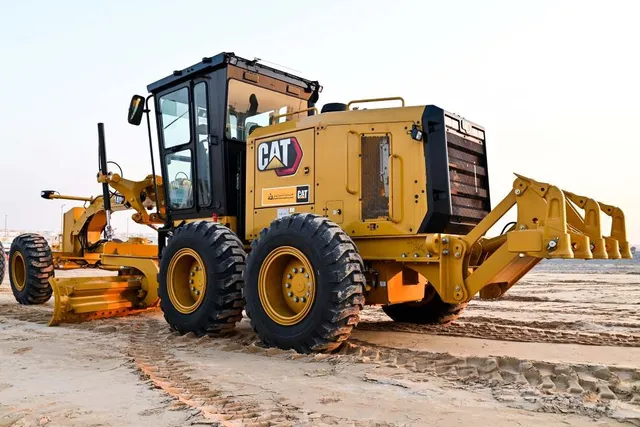 Motor Graders Rental with Skilled Operators | Al Marwan