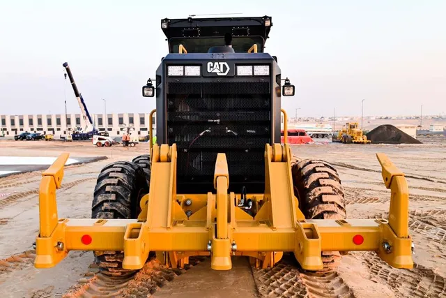 Motor Graders Rental with Skilled Operators | Al Marwan