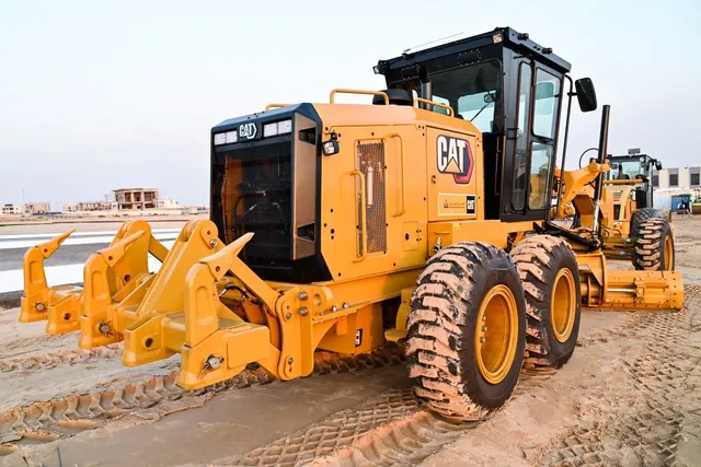 Motor Graders Rental with Skilled Operators | Al Marwan
