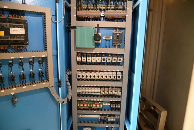 2000 Piller DHH Generator Set Caterpillar Powerhouse-controls view-Al Marwan Machinery