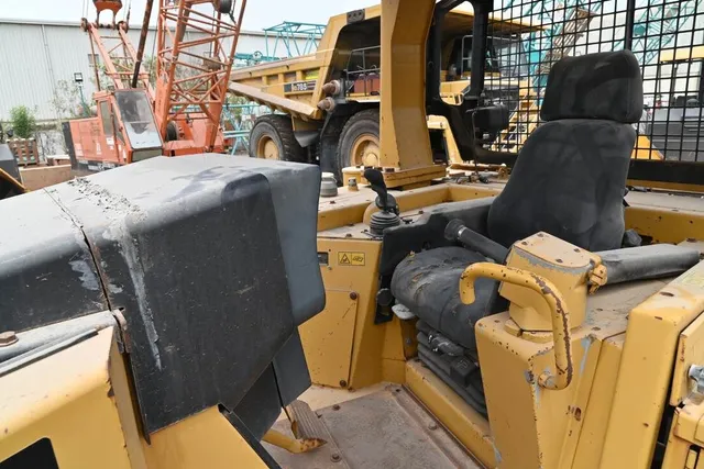 Used Caterpillar D6R 18-Ton Bulldozer 2011 | Al Marwan