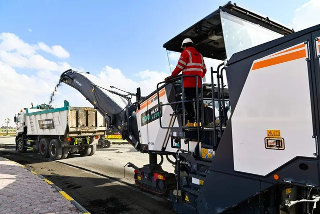 Asphalt Milling Machine 2 meters For Rent - RNT078 - Al Marwan