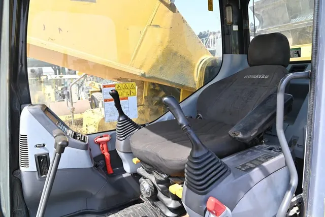 Komatsu PC800SE-7 Crawler Excavator 2011 | Al Marwan